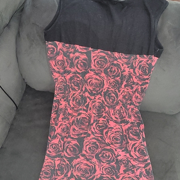 Dress - Picture 3 of 4